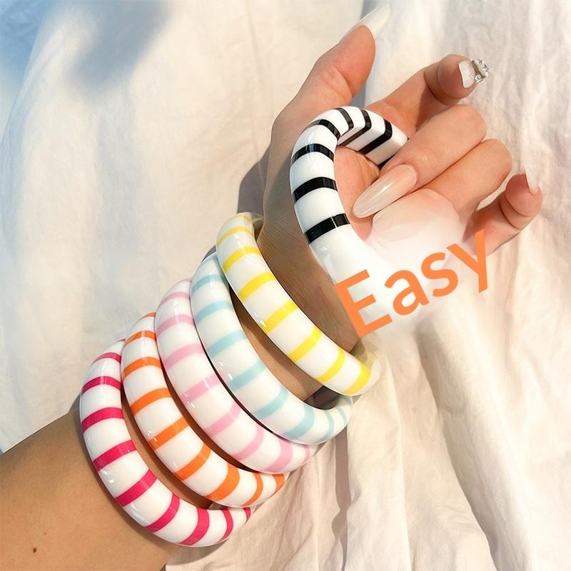 カラーブロック樹脂カフブレスレット、ストライプデザイン、女性 - Leatherwork Jewelry のレビューと価格