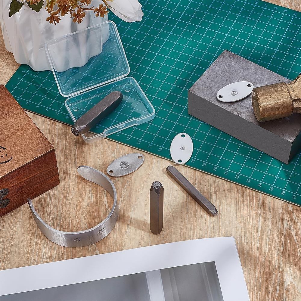 3個入りメタルパンチスタンプ ハートメタルデザインスタンプ  - Leatherwork Jewelry のレビューと価格