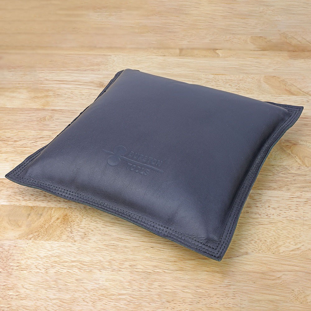 ダーストン本革サンドバッグ 240x240mm 正方形砂入り - Leatherwork Jewelry のレビューと価格